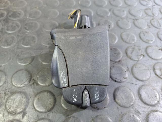 98AB14K147AD Interruptor de la columna de dirección para control de audio  en stock Granada