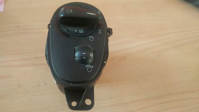 98AG13A024CH Interruptor de luces en el tablero comprar Almería