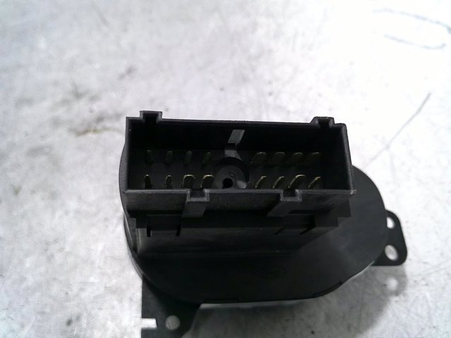 98AG13A024CH Interruptor de luces en el tablero  en stock Sabadell