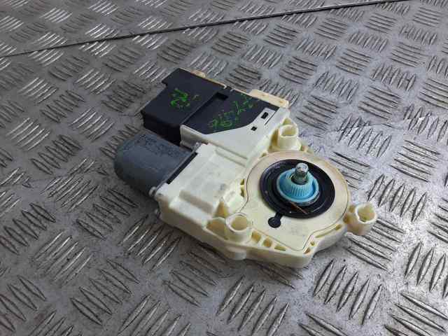 996385102 Motor del elevalunas de la puerta delantera izquierda  disponible Utrera