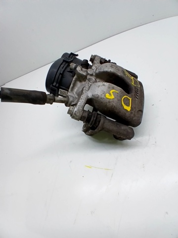A0004232481 MERCEDES Pinza de freno trasera derecha  en stock Córdoba