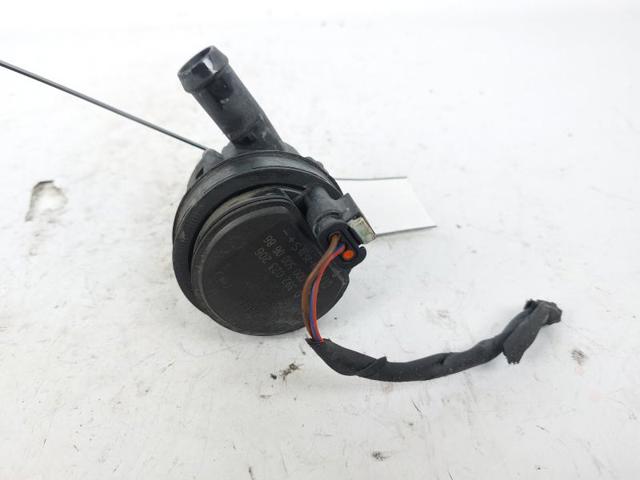 A0005000686 MERCEDES Bomba de agua  comprar en Oviedo