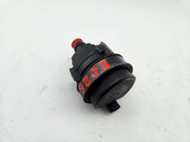 MERCEDES A0005000686 Bomba de agua  en stock Salamanca