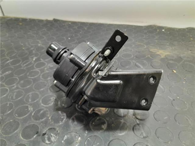 MERCEDES A0005002686 Bomba de agua del inversor  en stock Valencia