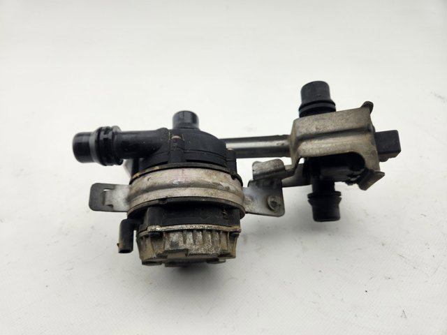 A0005002686 MERCEDES Bomba de agua del inversor  disponible Alicante