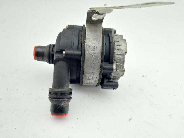MERCEDES A0005002686 Bomba de agua del inversor  disponible Valladolid