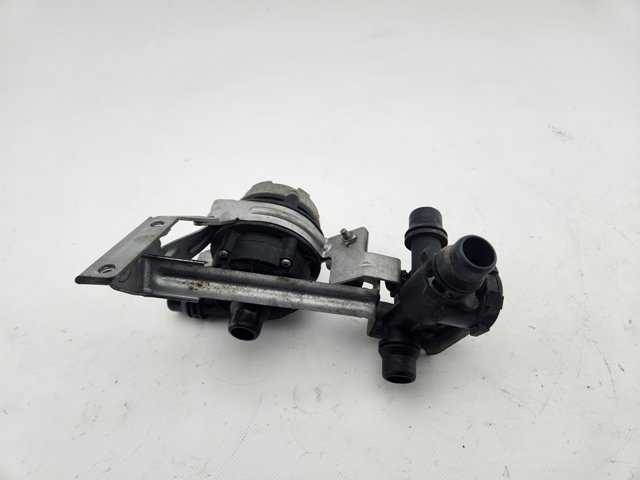 A0005002686 MERCEDES Bomba de agua del inversor  comprar en Jaén