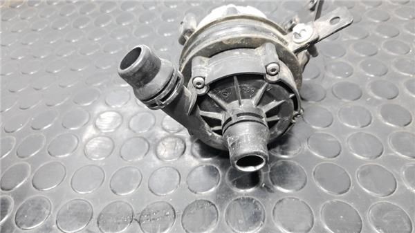 MERCEDES A0005002686 Bomba de agua del inversor  disponible Lugo