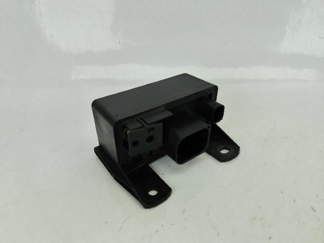 Relé de precalentamiento A0005453516 MERCEDES