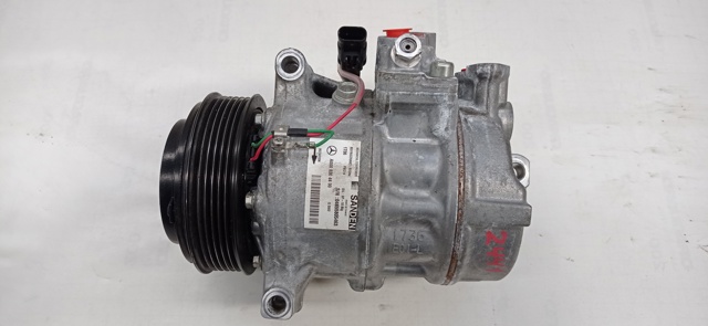 A0008304400 Compresor de aire acondicionado  disponible Utrera