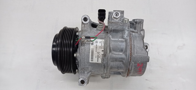 A0008304400 Compresor de aire acondicionado  disponible Málaga