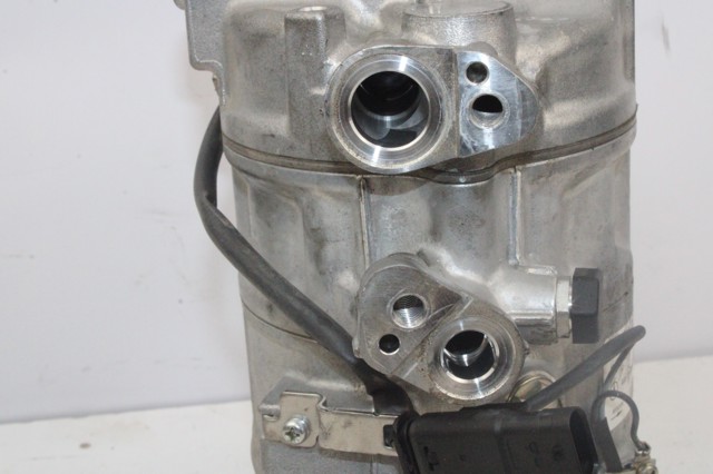 A0008304500 Compresor de aire acondicionado  comprar en Pontevedra