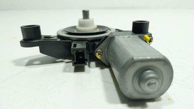 A0009060808 Motor del elevalunas de la puerta trasera izquierda  disponible Málaga