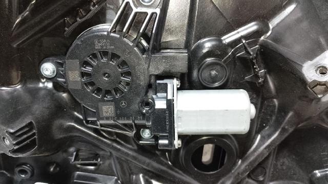 MERCEDES A0009060808 Motor del elevalunas de la puerta trasera izquierda  en stock Valencia