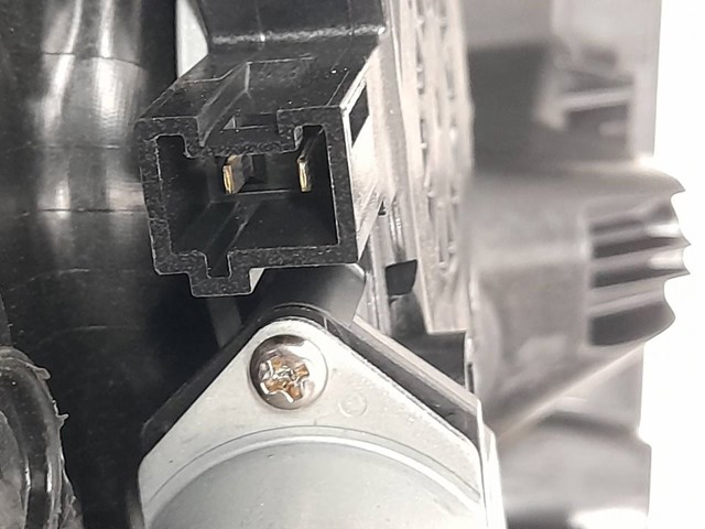 A0009060908 MERCEDES Motor del elevalunas de la puerta trasera derecha  comprar en Oviedo
