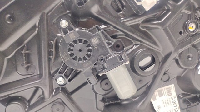 MERCEDES A0009060908 Motor del elevalunas de la puerta trasera derecha  en stock Salamanca