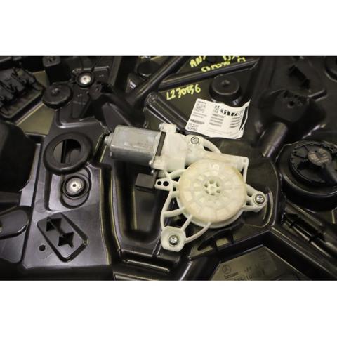 MERCEDES A0009065706 Motor del elevalunas de la puerta delantera derecha  en stock Terrassa