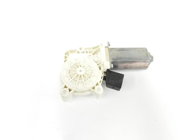 Motor eléctrico, elevalunas, puerta delantera derecha A0009069700 Mercedes