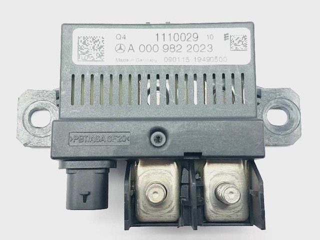 A0009822023 Relé de control de carga de batería  en stock Granada
