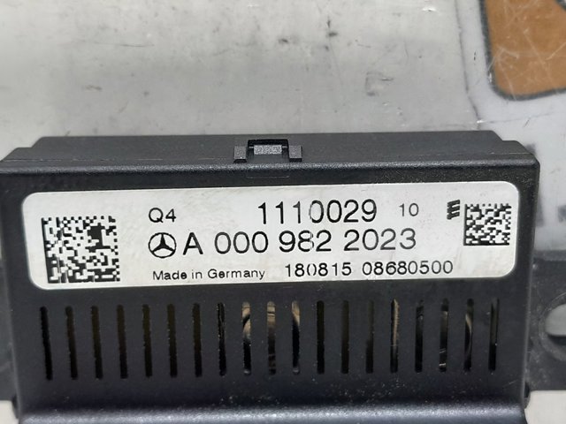 A0009822023 Relé de control de carga de batería  disponible Utrera