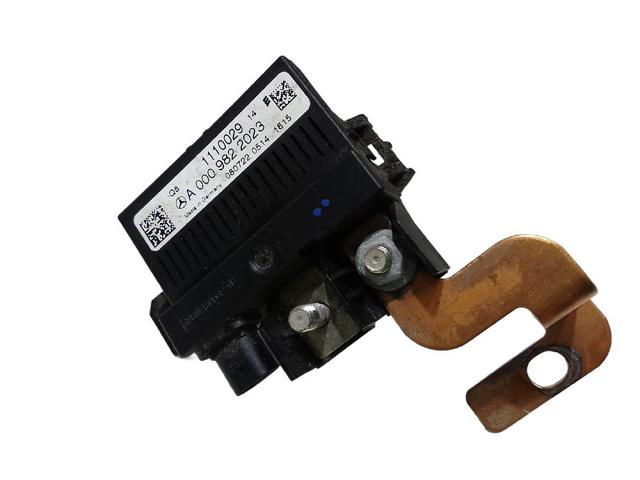 A0009822023 MERCEDES Relé de control de carga de batería  disponible Ourense