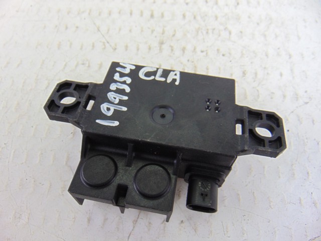A0009822023 MERCEDES Relé de control de carga de batería  disponible Alicante