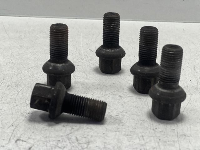 Tornillos de rueda A0009904907 MERCEDES