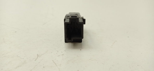 Interruptor luces de freno A0015452009 MERCEDES