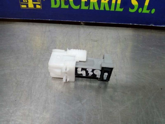 Interruptor luces de freno A0015456309 MERCEDES