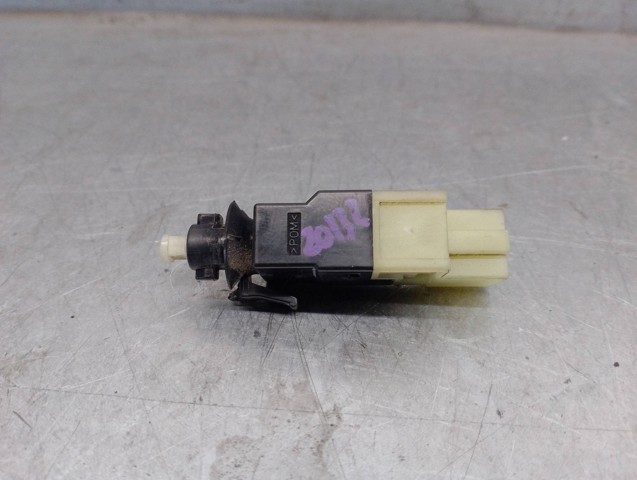 A0015456709 MERCEDES Interruptor de luz de freno  disponible Vigo