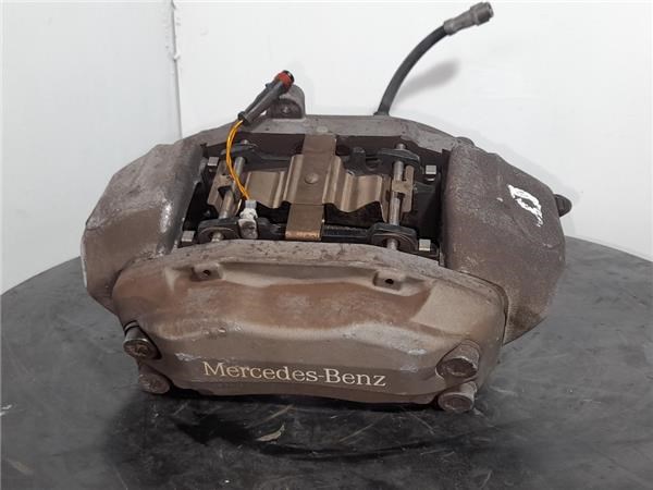 Pinza de freno delantera derecha A0024202483 Mercedes