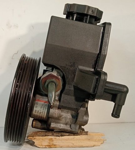 A0024661001 MERCEDES Bomba de dirección  en stock Huelva