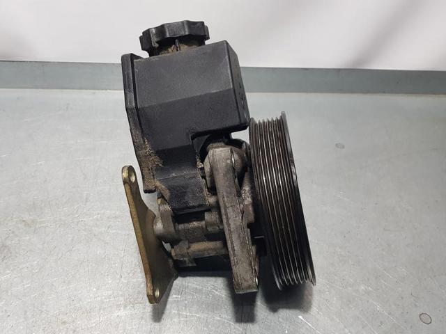 A0024661001 MERCEDES Bomba de dirección  en stock Huelva