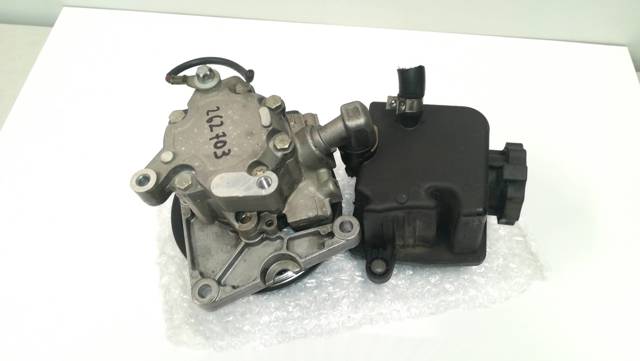 MERCEDES A0024661201 Bomba de dirección  en stock Valencia