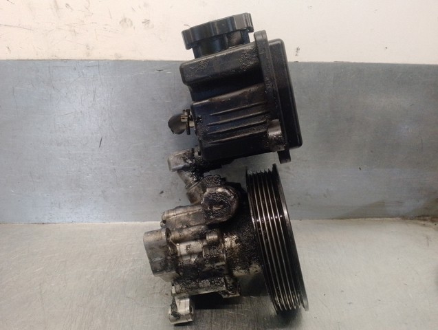 MERCEDES A0024661201 Bomba de dirección  en stock Terrassa