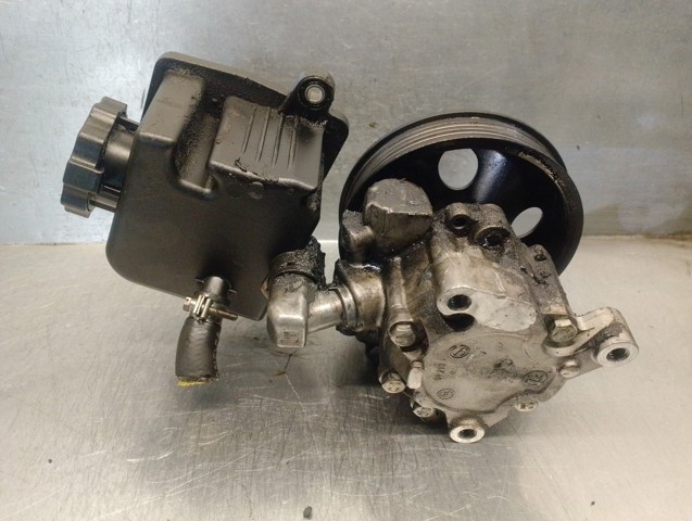 MERCEDES A0024661201 Bomba de dirección asistida  comprar en Ponferrada