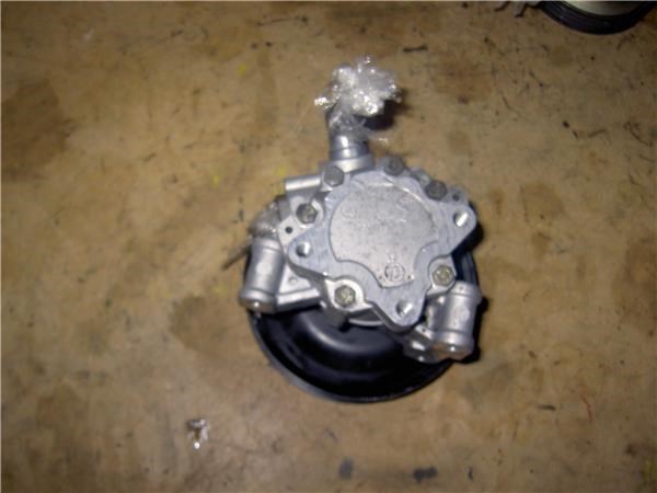 MERCEDES A0024666901 Bomba de dirección asistida  disponible España