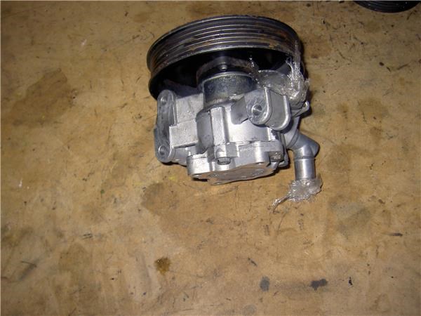 A0024666901 MERCEDES Bomba de dirección  en stock Córdoba