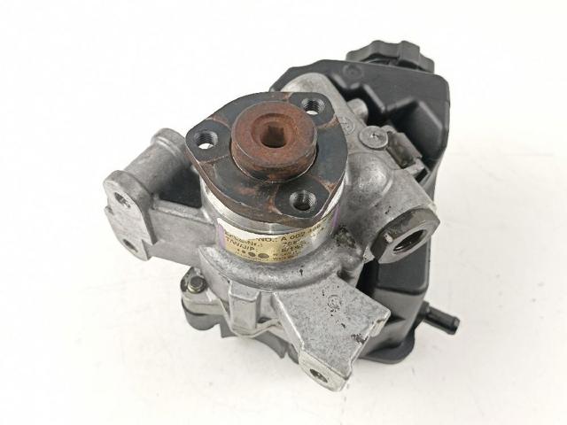 A0024667401 MERCEDES Bomba de dirección  en stock Gandía