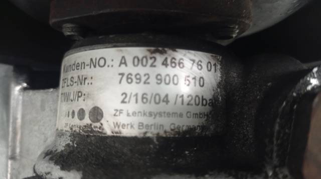 MERCEDES A0024667601 Bomba de dirección  en stock Salamanca