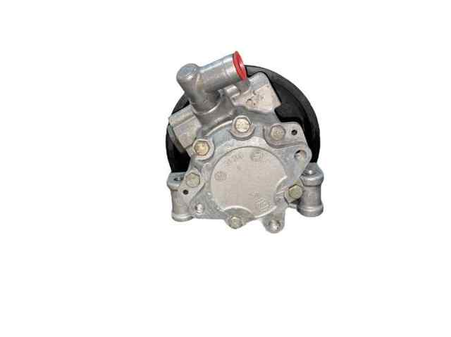 Bomba de dirección asistida  A0024668801 MERCEDES