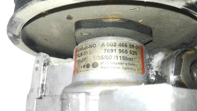 MERCEDES A0024668901 Bomba de dirección asistida  disponible España
