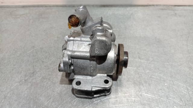 A0024669401 Bomba de dirección asistida  disponible Utrera