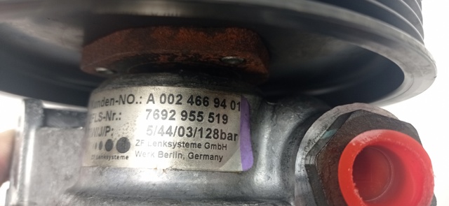 A0024669401 Bomba de dirección asistida  disponible Burgos