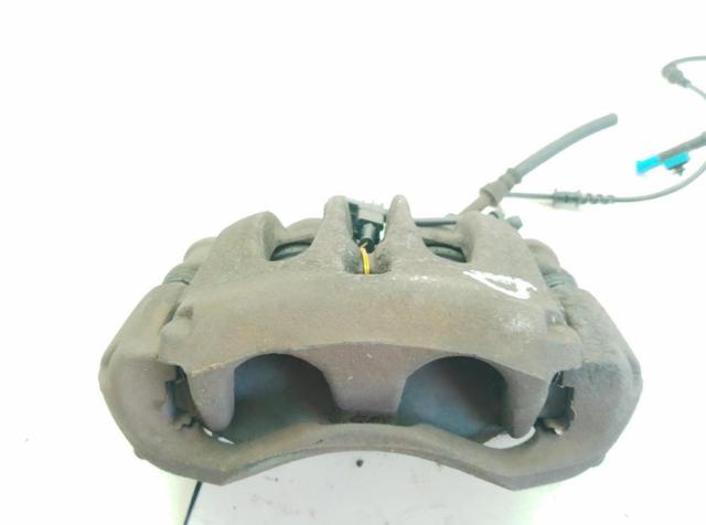A0044205683 MERCEDES Pinza de freno delantera derecha  en stock Córdoba