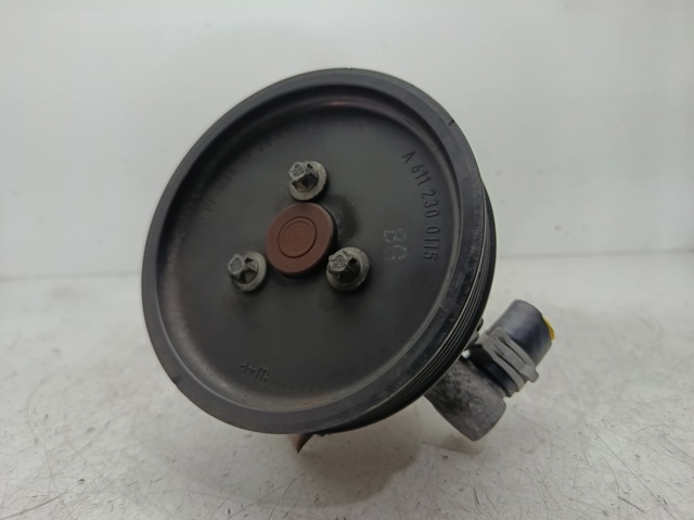 A0044661301 Bomba de dirección asistida  disponible Utrera