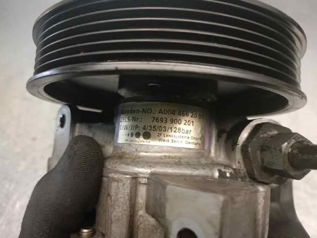 A0044662001 MERCEDES Bomba de dirección  en stock Huelva