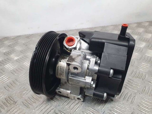 MERCEDES A0044667001 Bomba de dirección  en stock Salamanca