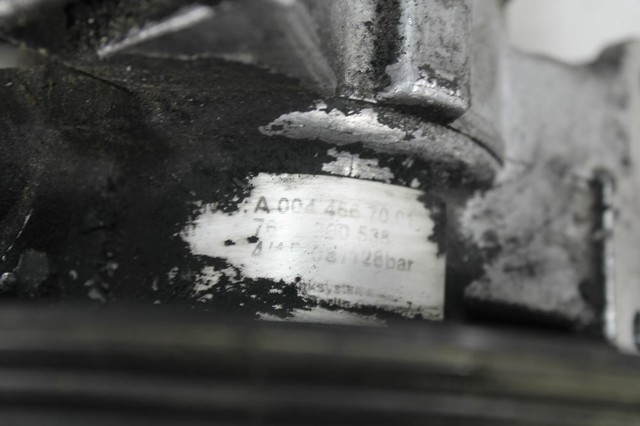 MERCEDES A0044667001 Bomba de dirección asistida  comprar en Albacete