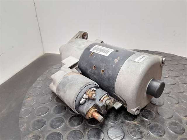 MERCEDES A0051512501 Motor de arranque  en stock Salamanca